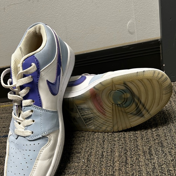 Air Jordan 1 SE Low Mighty Swooshers Limited Edition - Picture 3 of 4